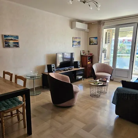 Διαμέρισμα With Balcony And Parking Καν-συρ-Μερ